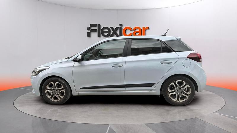 Begagnad Hyundai i20 100 HK (73 kW) 2019 Blå Halvkombi