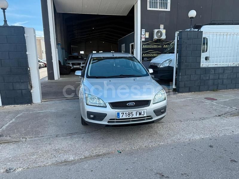 Gris / plata Usado 2007 Ford Focus Ghia Berlina | 3800 € (Buen precio) - Imagen 1/4