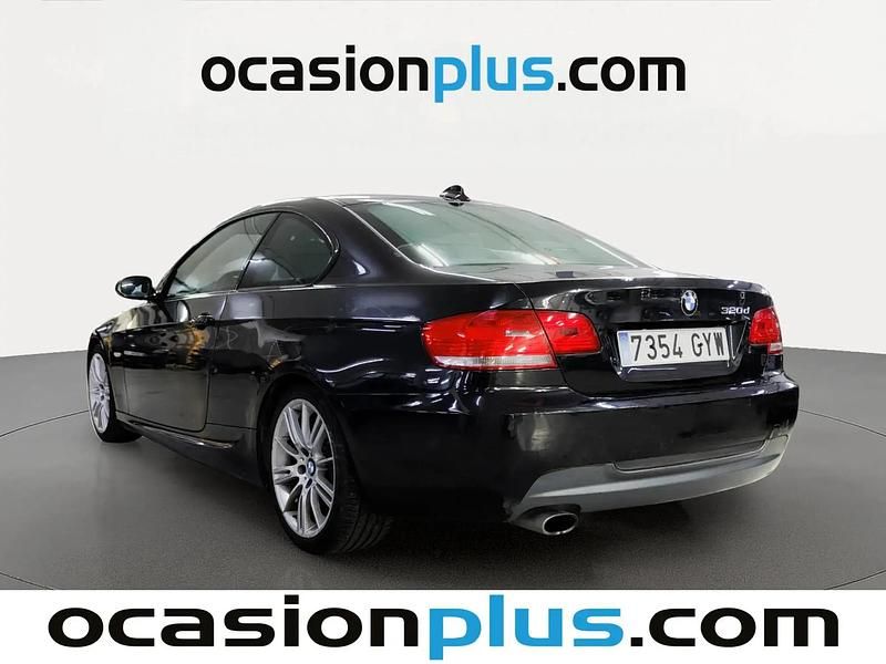 Usado BMW 320 177 HP (130 kW) 2010 Preto Coupé