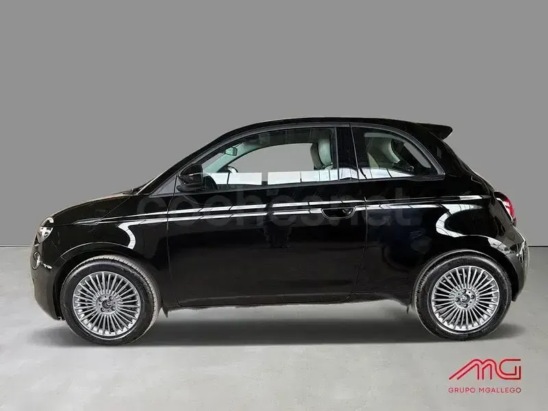 Nuevo Fiat 500 Icon 65 CV (47 kW) 2026 Negro Berlina