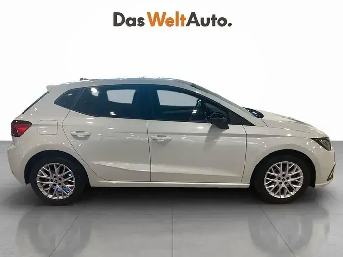 Usado Seat Ibiza FR 115 CV (84 kW) 2024 Blanco Utilitario