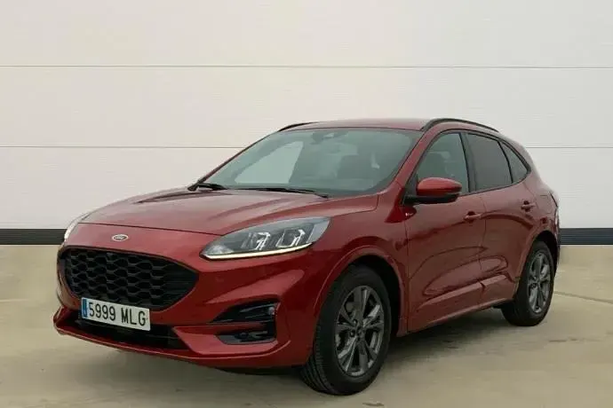 Usado Ford Kuga ST-Line 120 CV (88 kW) 2023 Rojo SUV