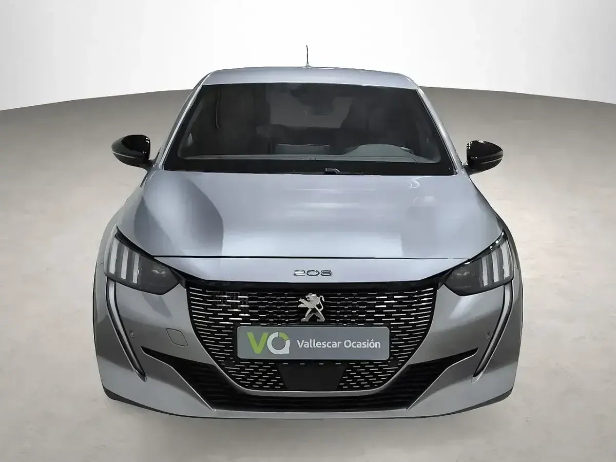 Usado Peugeot 208 GT 101 CV (74 kW) 2024 Gris Utilitario