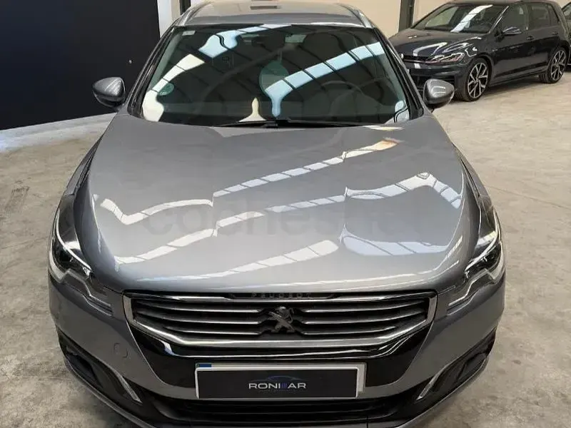 Usado Peugeot 508 SW Active 150 CV (110 kW) 2018 Gris / plata Familiar