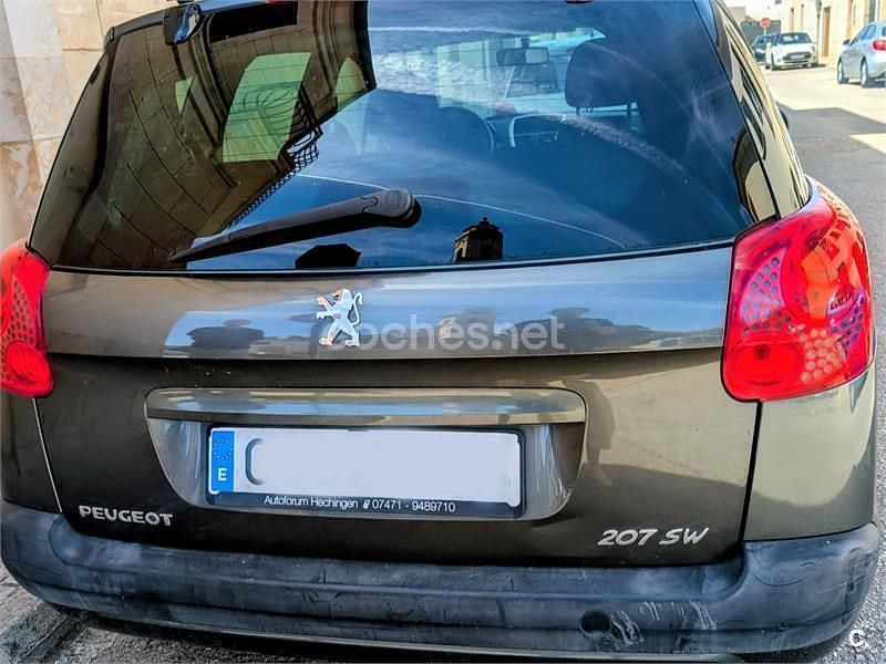 Usado Peugeot 207 75 CV (55 kW) 2009 Negro Familiar