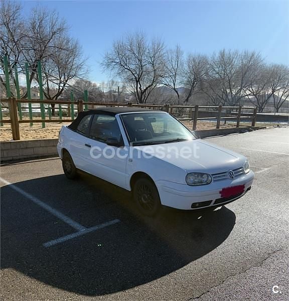 Usado VW Golf Cabriolet Highline 110 CV (80 kW) 1999 Blanco Descapotable