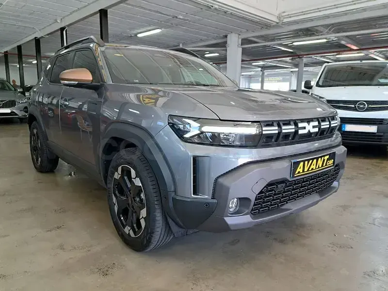 Usado Dacia Duster Expression 140 CV (102 kW) 2025 Gris / plata SUV