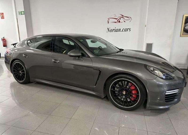 Usado Porsche Panamera GTS 441 CV (324 kW) 2014 Gris Berlina