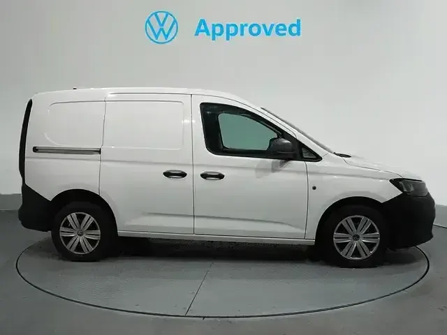 Käytetty VW Caddy 102 HP (75 kW) 2021 Valkoinen Tila-auto