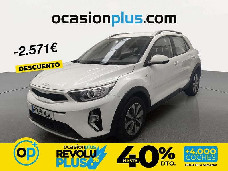 Usado Kia Stonic 84 CV (61 kW) 2023 Blanco SUV