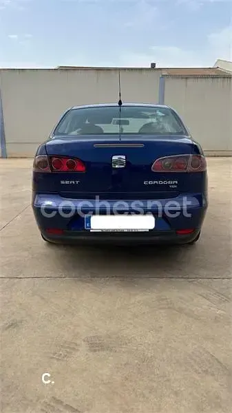 Usado Seat Cordoba Stella 100 CV (73 kW) 2003 Azul Berlina