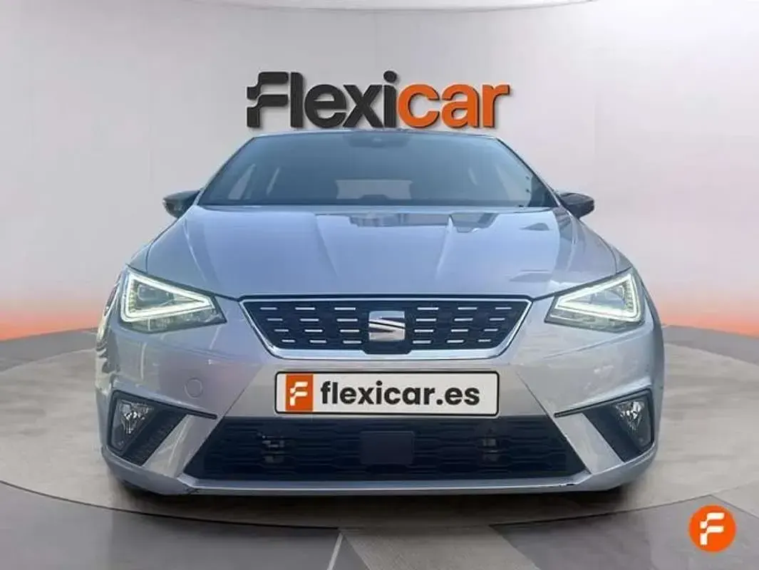 Usado Seat Ibiza 116 CV (85 kW) 2024 Gris Utilitario