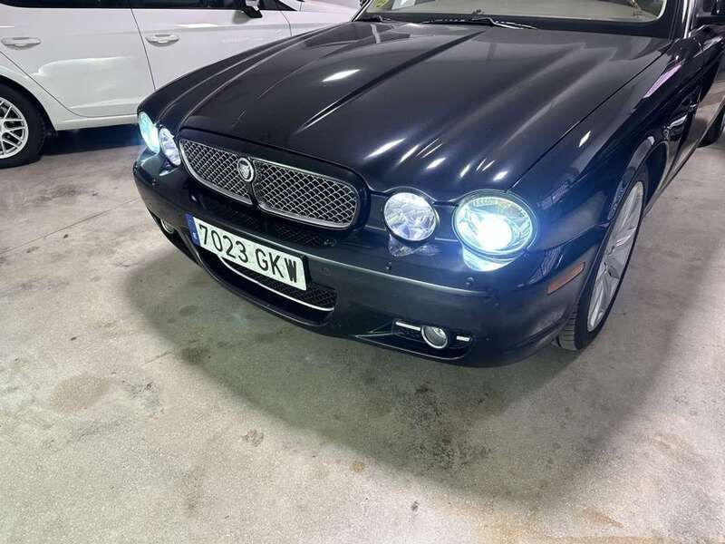 Negro Usado 2009 Jaguar XJ6 Executive Berlina | 11.900 € - Imagen 1/4