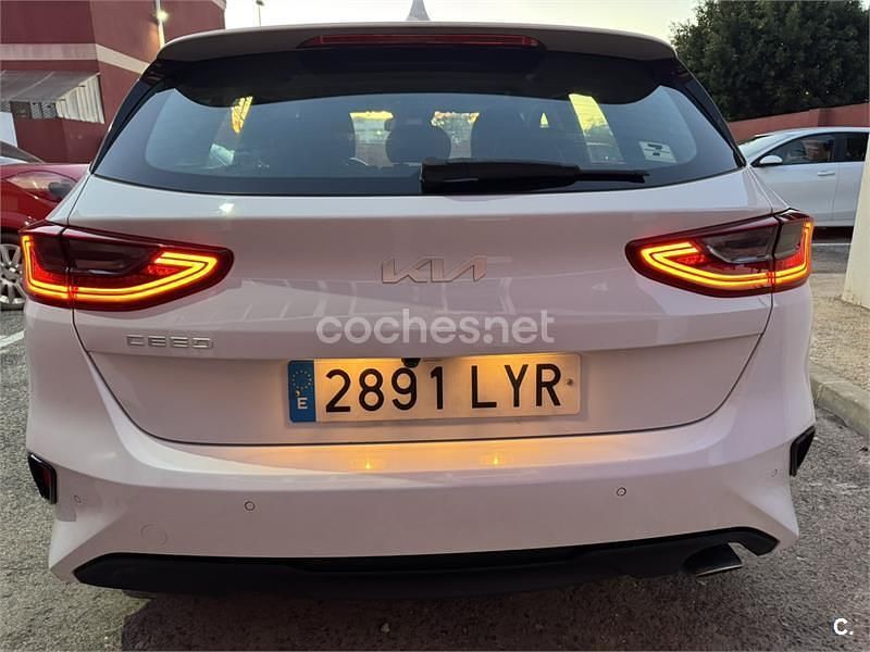 Usado Kia Ceed 100 CV (73 kW) 2022 Blanco Utilitario