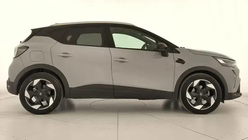 Usado Renault Captur Techno 100 CV (73 kW) 2025 Gris SUV