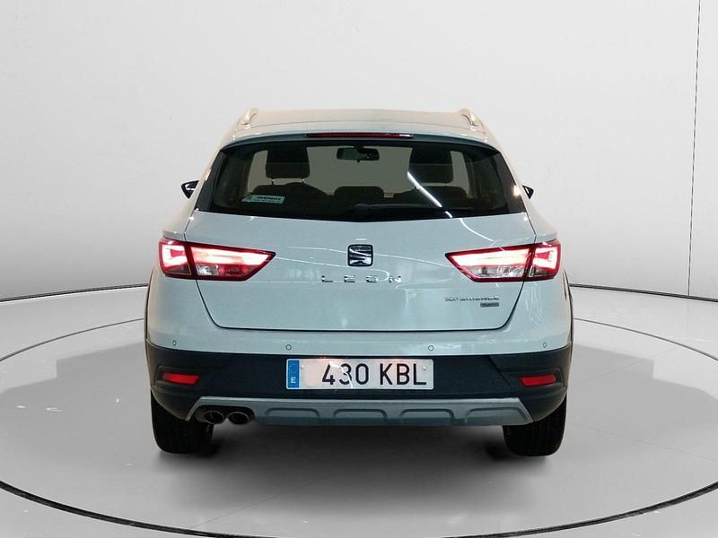 Usado Seat Leon X-Perience 151 CV (111 kW) 2017 Blanco Familiar