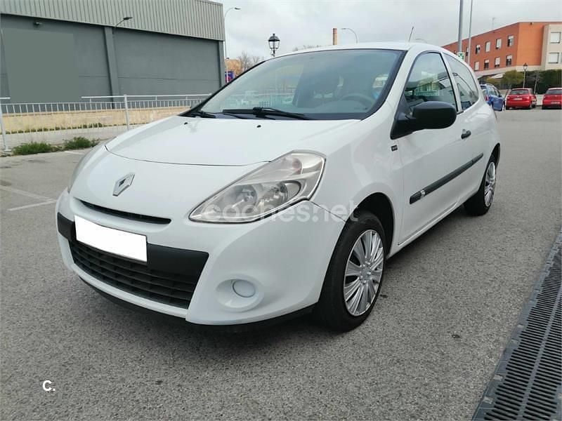 Usado Renault Clio IV Business 75 CV (55 kW) 2012 Blanco Berlina