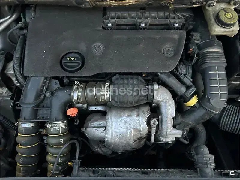 Usado Citroën C4 Feel 99 CV (72 kW) 2016 Gris / plata Berlina