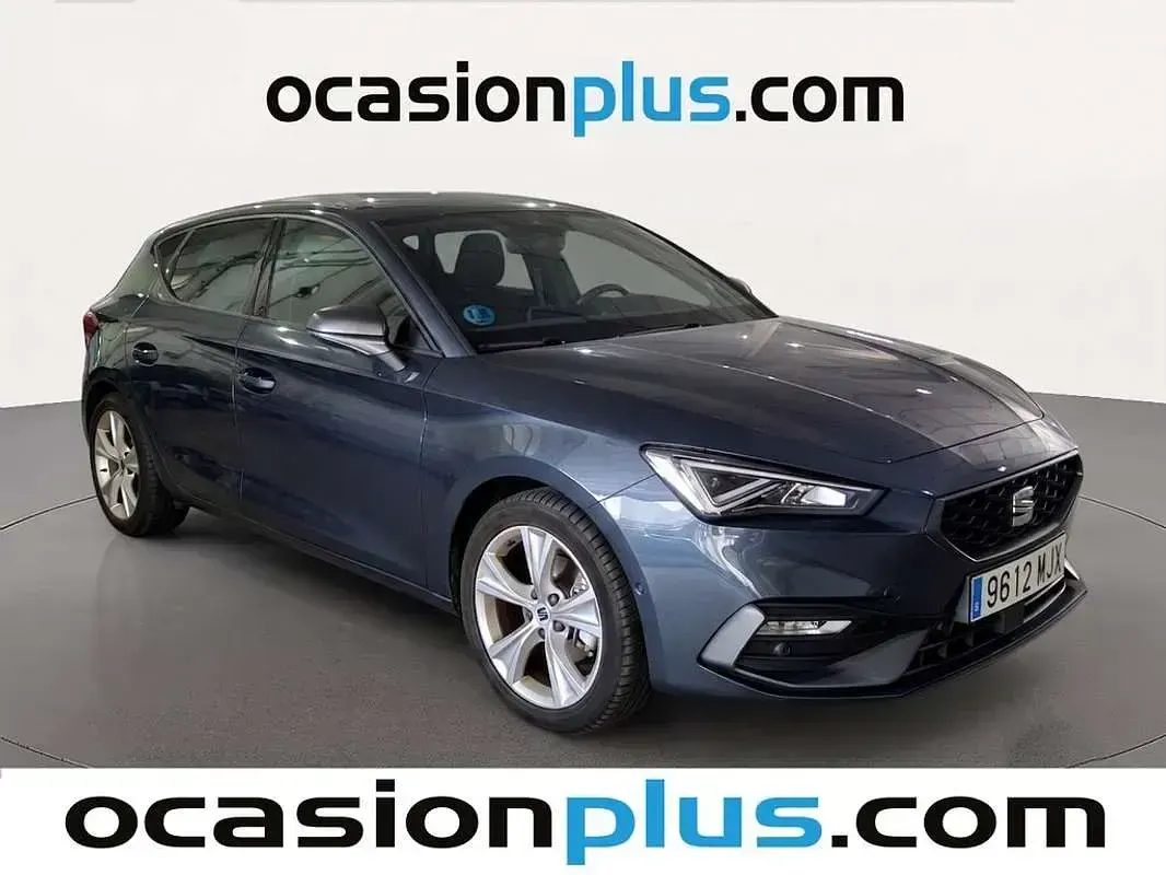 Usado Seat Leon FR 110 CV (80 kW) 2023 Gris Utilitario