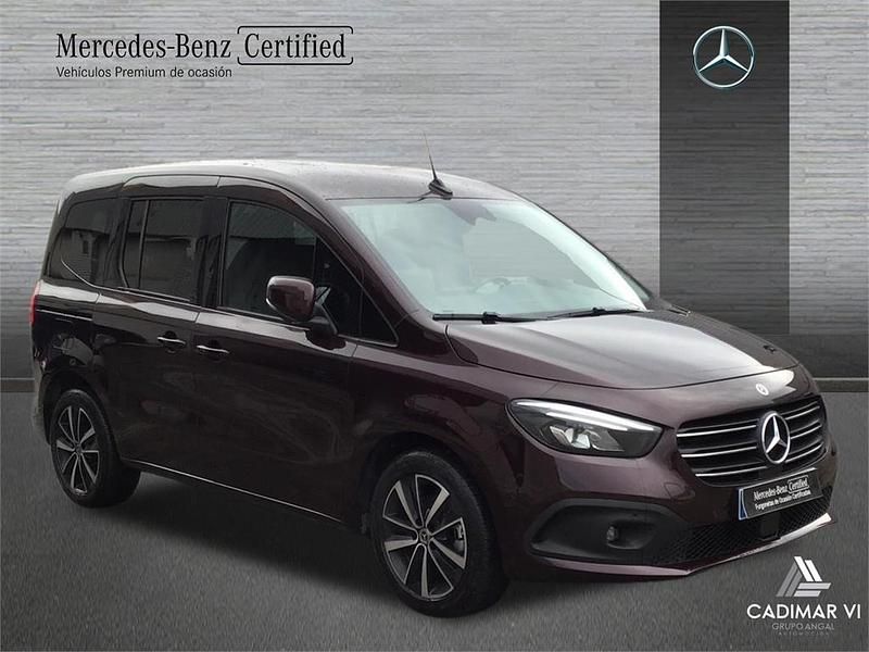 Käytetty Mercedes T180 Progressive 116 HP (85 kW) 2024 Punainen Tila-auto
