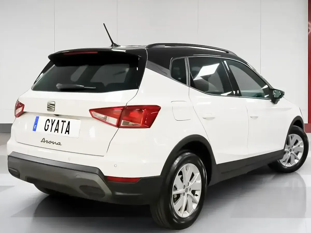 Usado Seat Arona Style Plus 115 CV (84 kW) 2026 Blanco SUV
