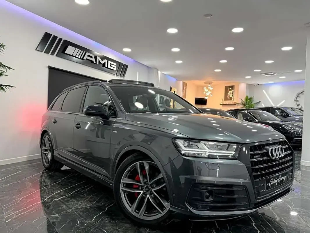Usado Audi Q7 Ambiente 272 CV (200 kW) 2018 Gris SUV