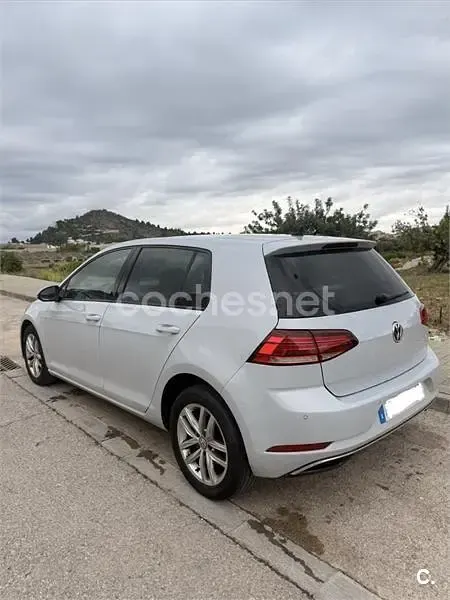 Usado VW Golf VII Advance 115 CV (84 kW) 2018 Blanco Berlina