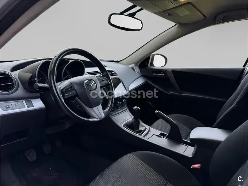 Usado Mazda 3 115 CV (84 kW) 2013 Gris / plata Berlina