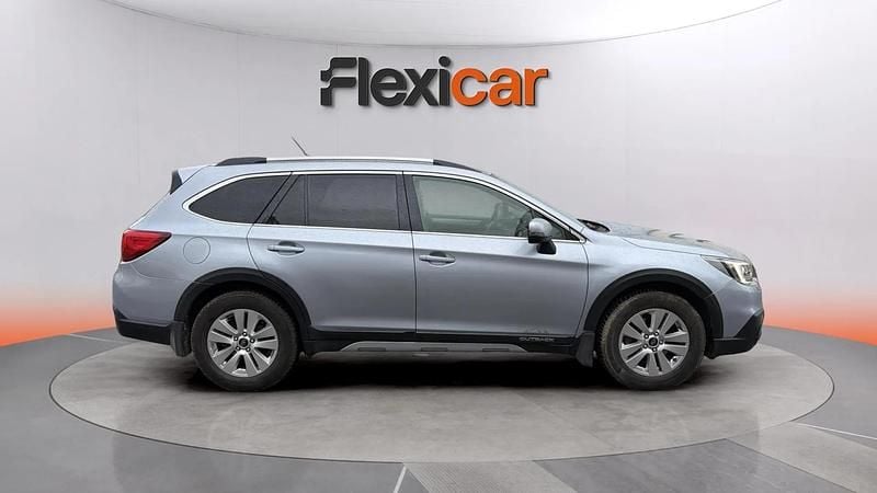 Usado Subaru Outback 150 CV (110 kW) 2017 Gris Familiar