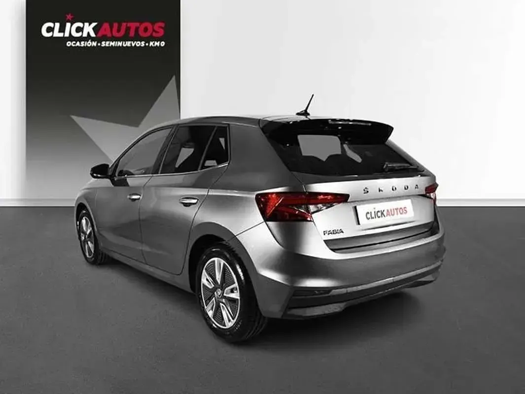 Usado Skoda Fabia Sport 95 CV (69 kW) 2024 Gris Utilitario
