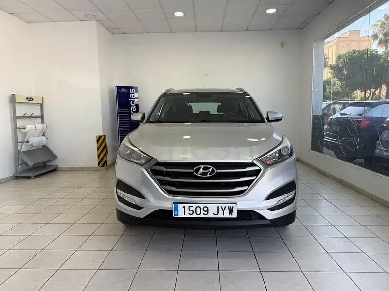 Usado Hyundai Tucson 131 CV (96 kW) 2017 Gris / plata SUV