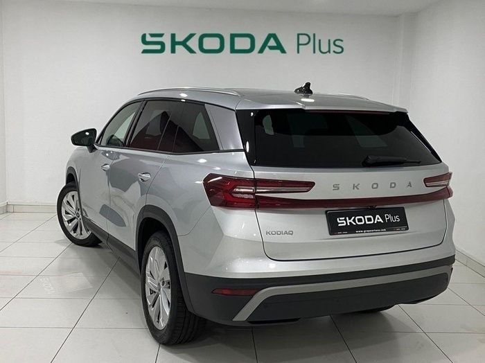 Gris plata Usado 2025 Skoda Kodiaq SUV | 40.900 € (Precio justo) - Imagen 1/4