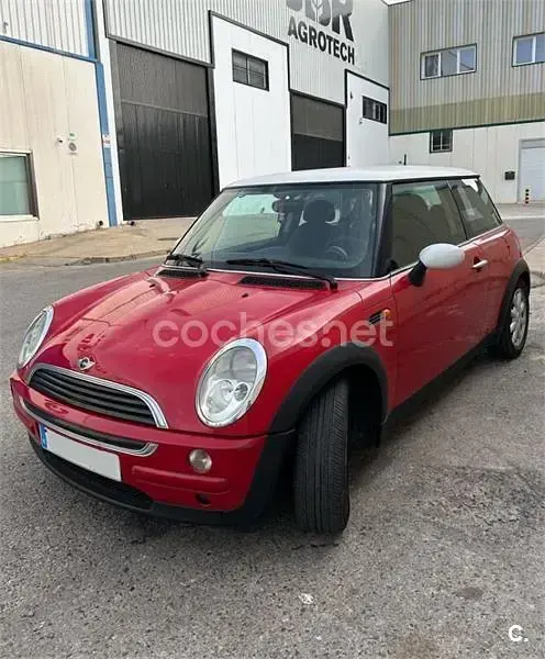 Usado Mini ONE 90 CV (66 kW) 2004 Rojo Utilitario