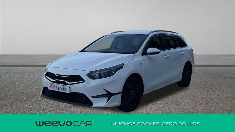 Blanco Usado 2022 Kia Ceed Utilitario | 19.991 € (Un poco caro) - Imagen 1/4