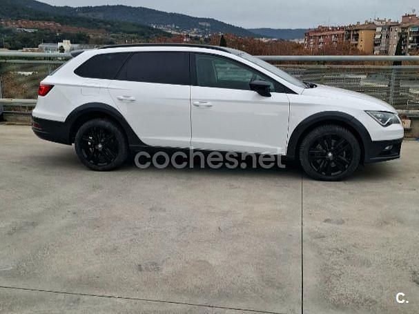 Usado Seat Leon 4Drive 184 CV (135 kW) 2018 Blanco Familiar