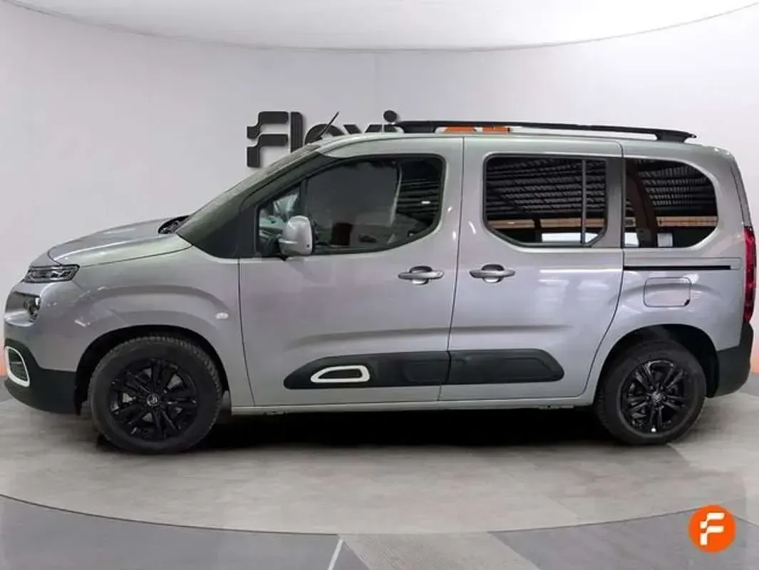 Usado Citroën Berlingo Feel 131 CV (96 kW) 2020 Gris Monovolumen