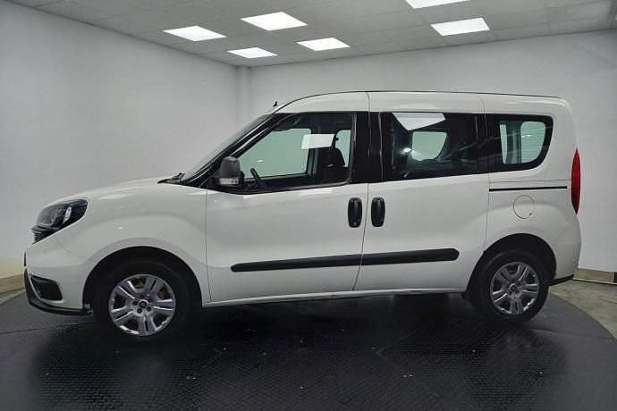 Usado Fiat Doblò 95 CV (69 kW) 2021 Monovolumen