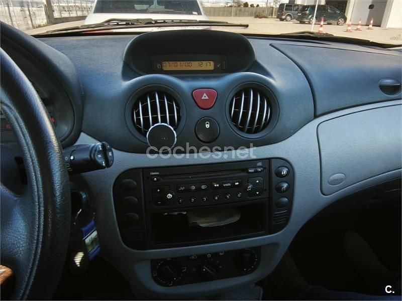Usado Citroën C3 70 CV (51 kW) 2003 Azul Berlina