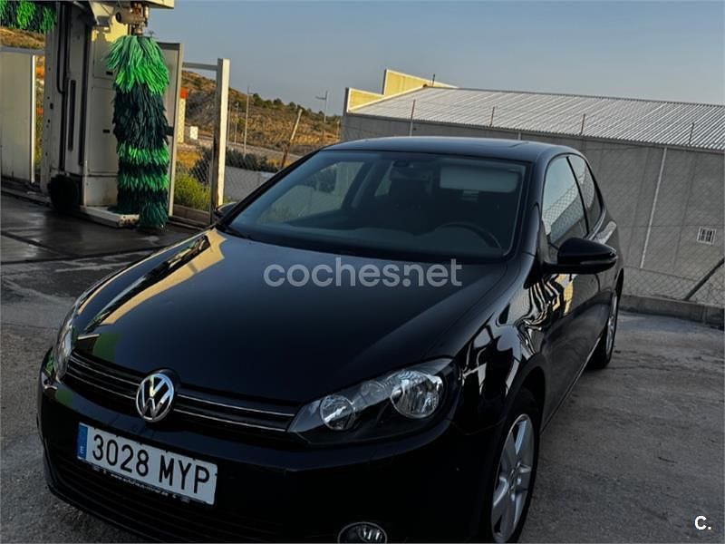 Negro Usado 2010 VW Golf VI Sport Berlina | 6980 € (Buen precio) - Imagen 1/4