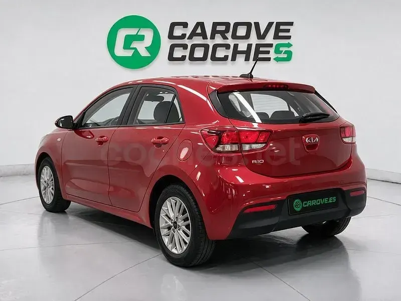 Usado Kia Rio 84 CV (61 kW) 2023 Blanco Berlina