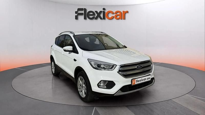 Usado Ford Kuga Trend+ 120 CV (88 kW) 2019 Blanco SUV