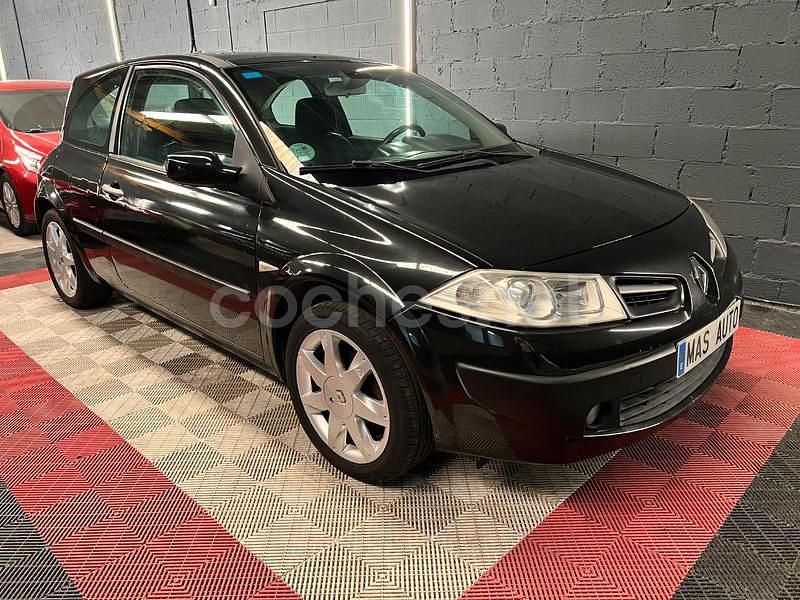 Negro Usado 2008 Renault Mégane III Dynamique Berlina | 4490 € (Super precio) - Imagen 1/4