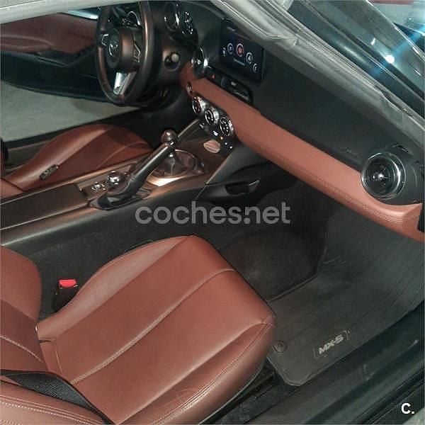 Usado Mazda MX5 Edition 160 CV (117 kW) 2018 Gris / plata Descapotable