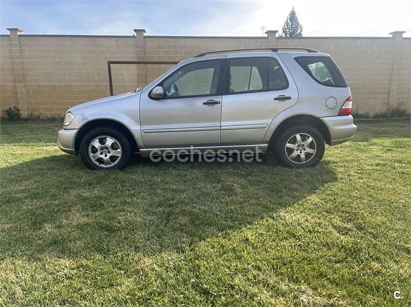 Usado Mercedes ML270 163 CV (119 kW) 2002 Gris / plata SUV