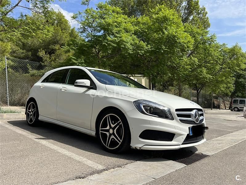 Usado Mercedes A180 AMG line 109 CV (80 kW) 2013 Blanco Berlina