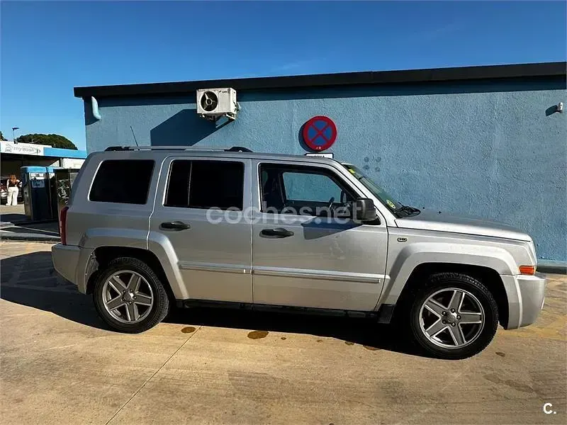 Usado Jeep Patriot Limited 140 CV (102 kW) 2007 Gris / plata SUV