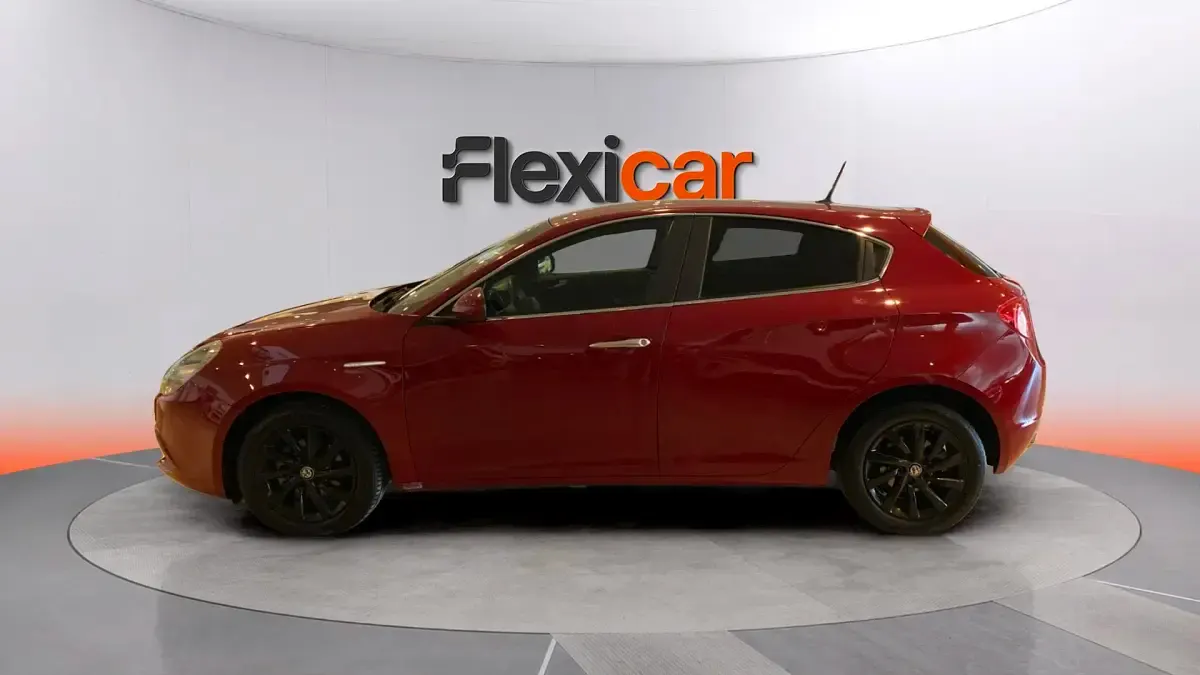 Usado Alfa Romeo Giulietta 120 CV (88 kW) 2017 Rojo Utilitario
