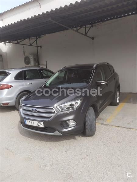 Gris / plata Usado 2017 Ford Kuga Vignale SUV | 15.500 € (Precio justo) - Imagen 1/4