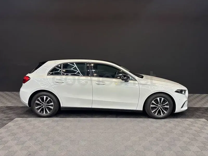 Usado Mercedes A180 136 CV (100 kW) 2022 Blanco Berlina