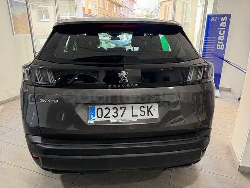 Usado Peugeot 3008 Active 130 CV (95 kW) 2021 Gris / plata SUV